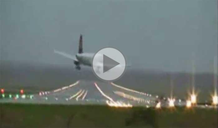L'Airbus A320 frôle le crash lors d'un atterrissage par forts vents de travers